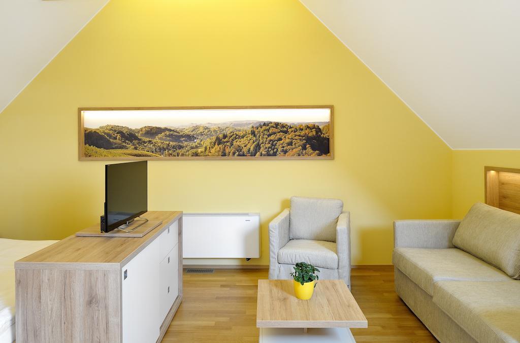 Vino Valdhuber Apartments Svecina Bilik gambar